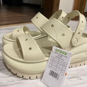 Crocs mega crush